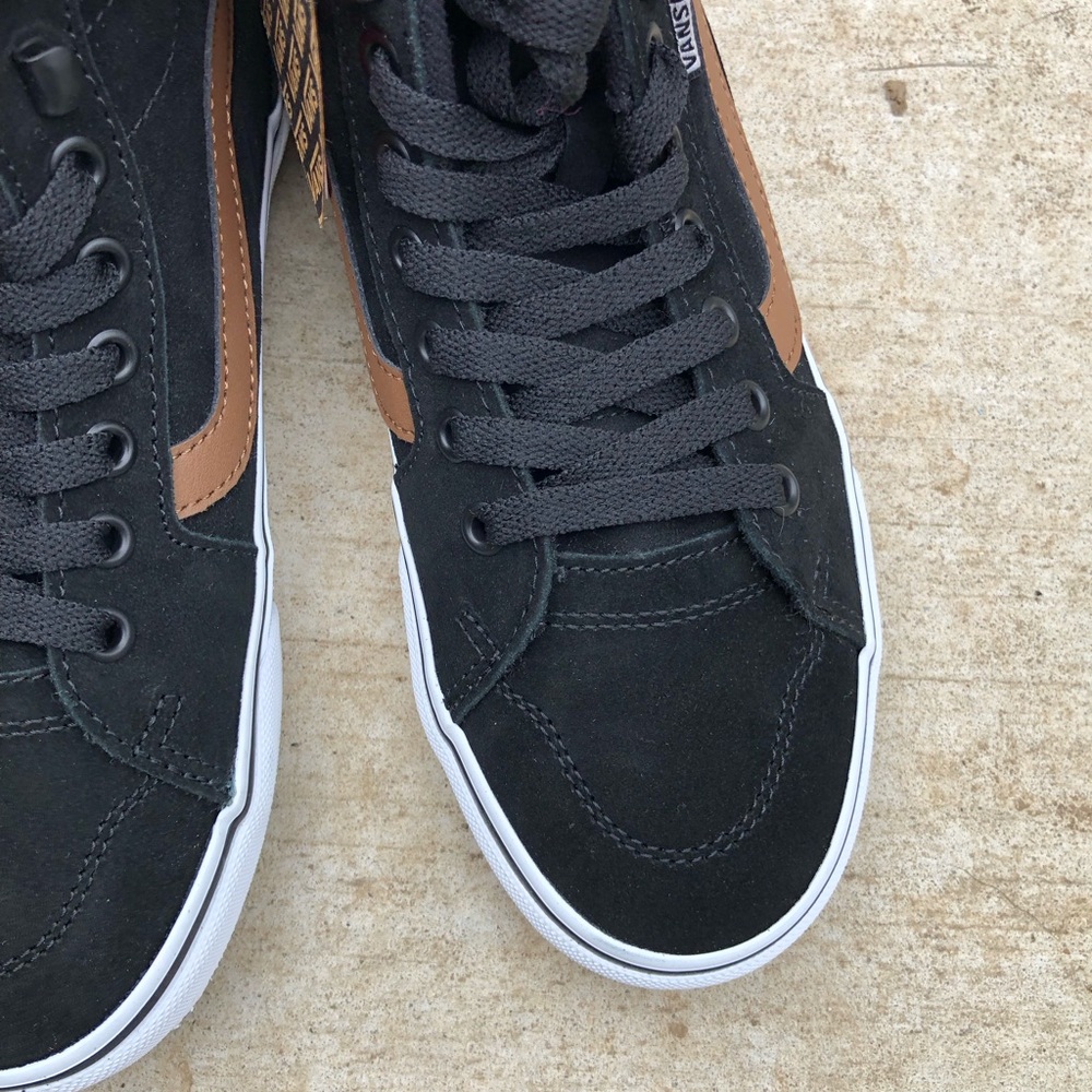NWT NWB Vans Women size 8 fur black - Picture 9 of 14
